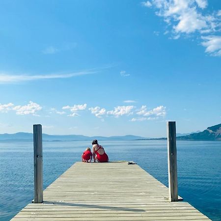 Nice Little House Right By The Sea, Stunning View Rensa Exteriör bild