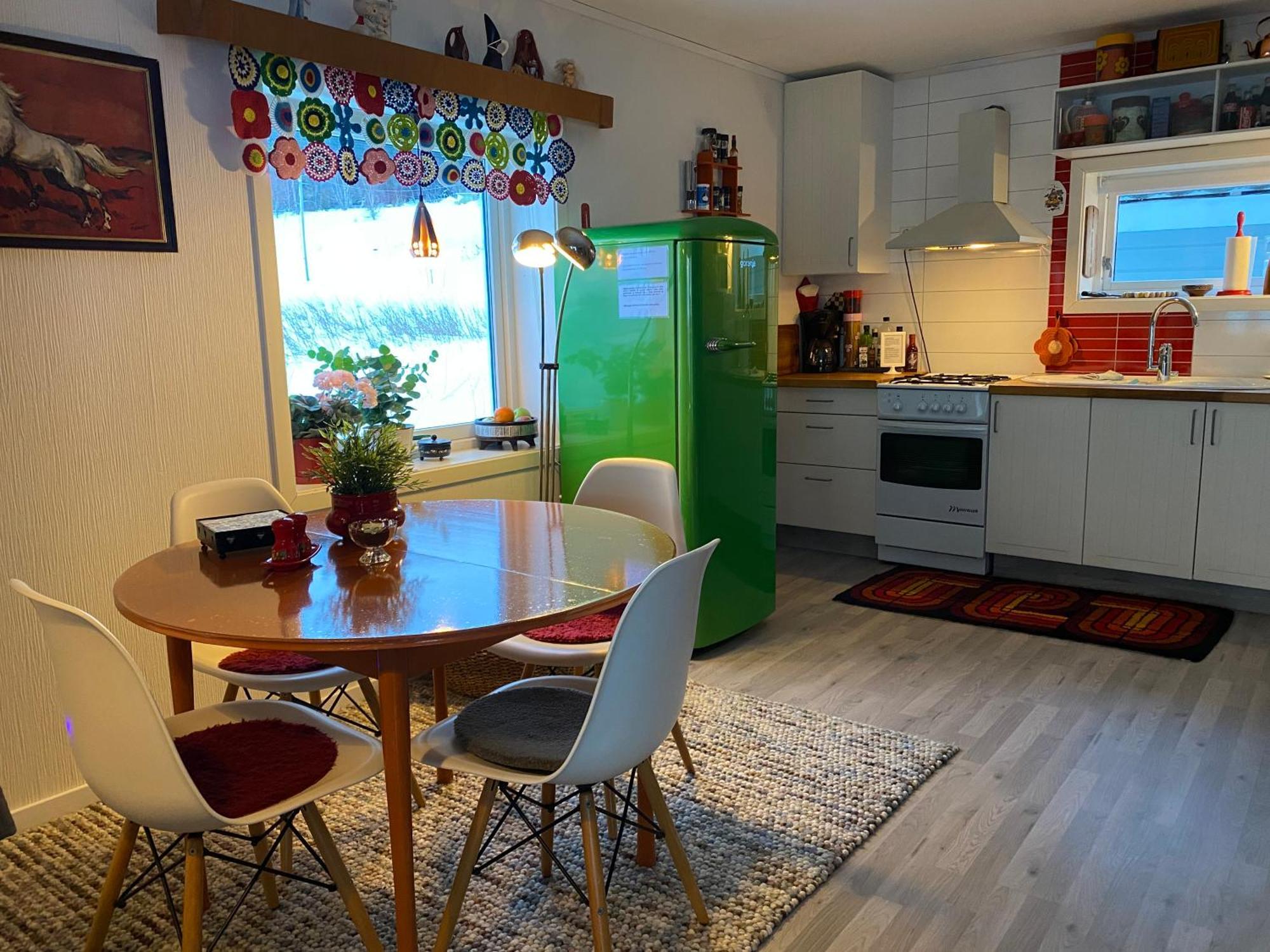 Nice Little House Right By The Sea, Stunning View Rensa Exteriör bild